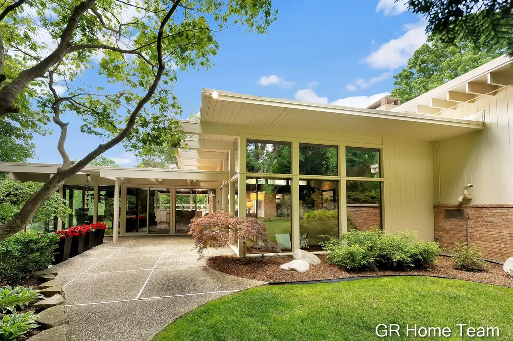 410 W South Street Greenville City MI 48838