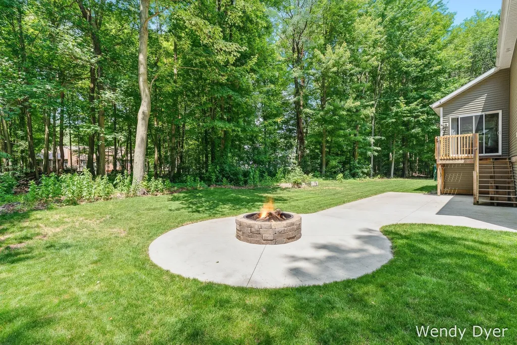 6681 Wood Hollow Court Allendale Charter Township MI 49401