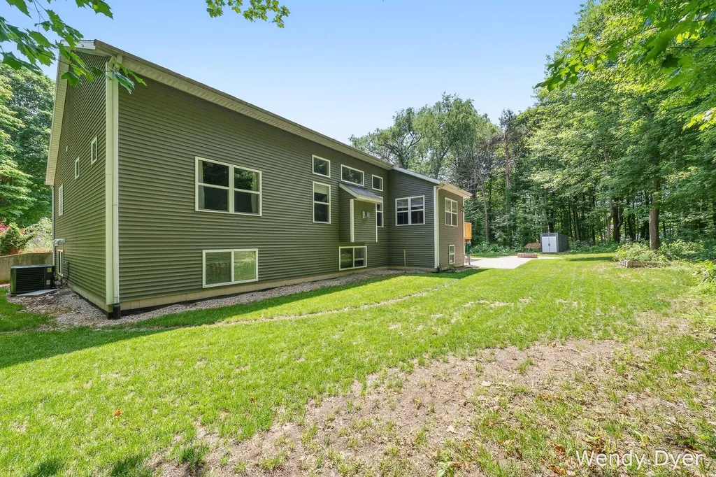 6681 Wood Hollow Court Allendale Charter Township MI 49401