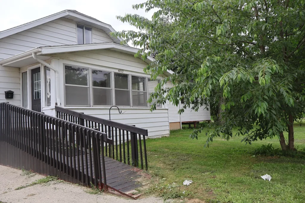 4032 Richmond Street NW Walker City MI 49534