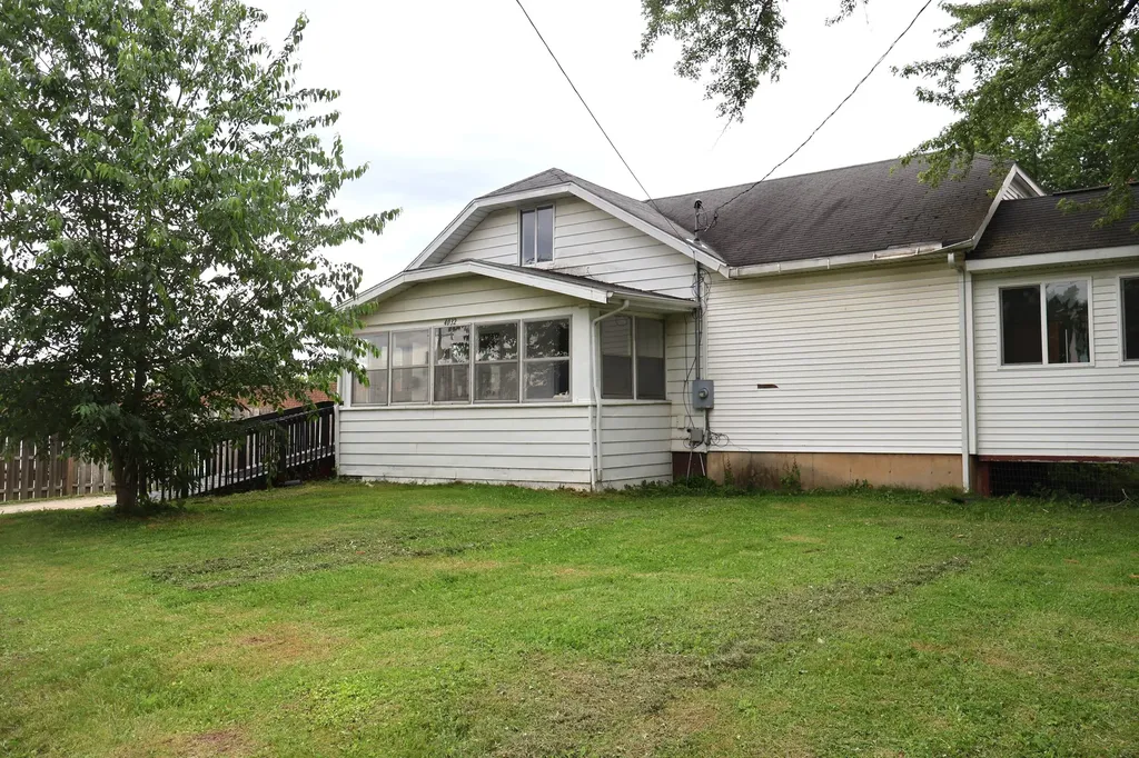4032 Richmond Street NW Walker City MI 49534