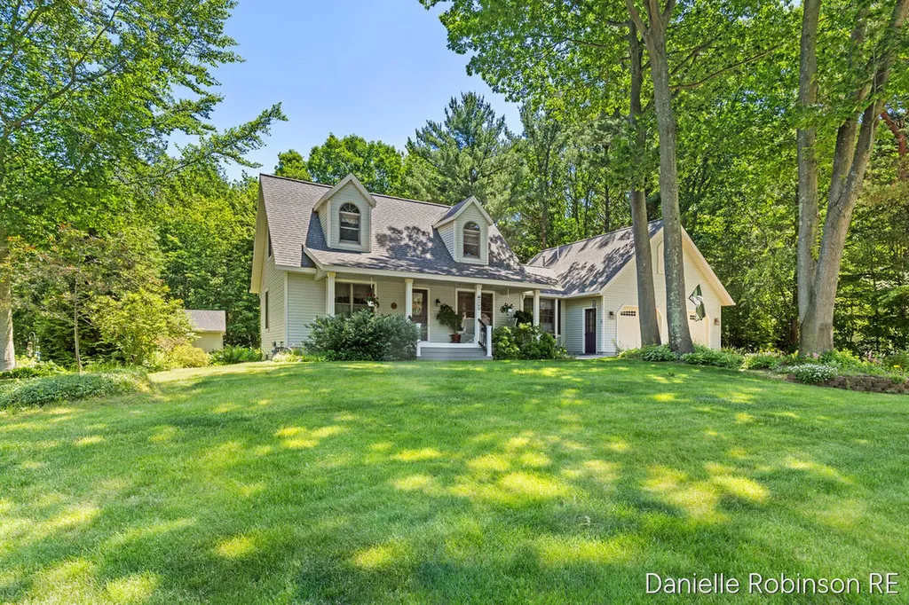 4260 Niles Avenue Park Township MI 49424