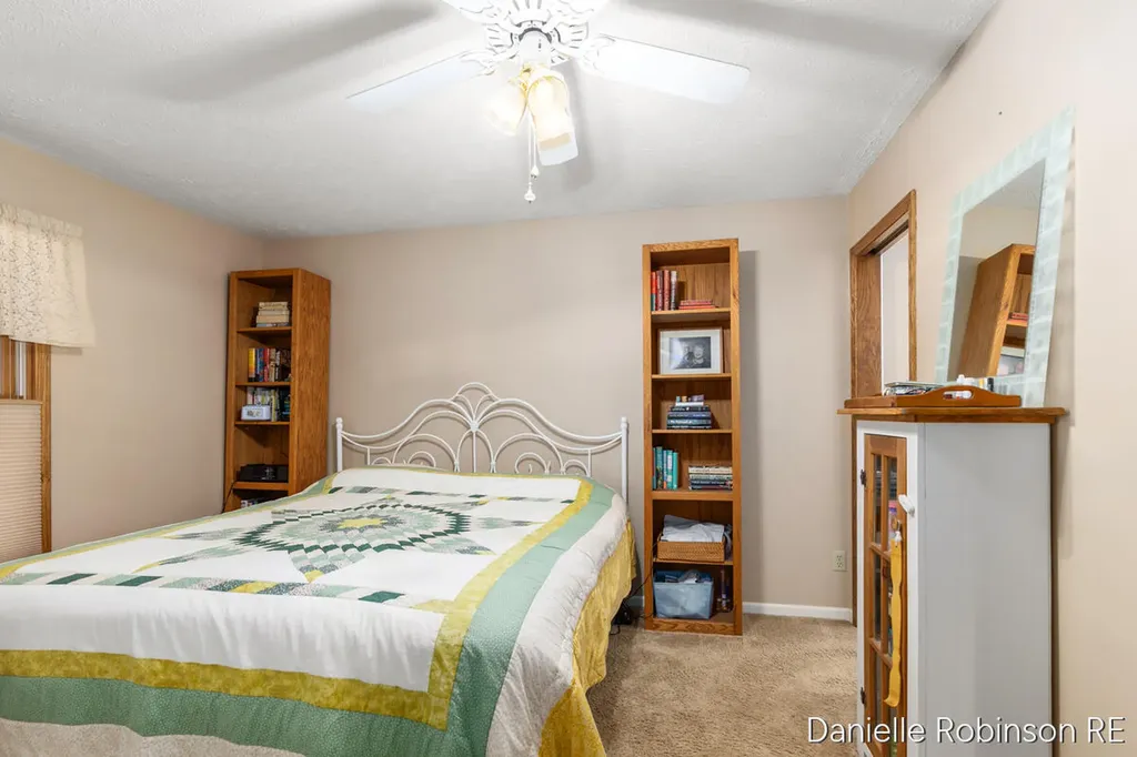 4260 Niles Avenue Park Township MI 49424