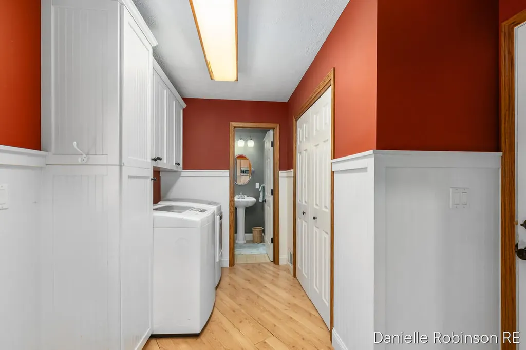 4260 Niles Avenue Park Township MI 49424