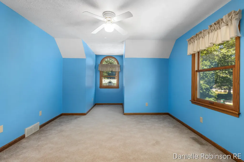 4260 Niles Avenue Park Township MI 49424