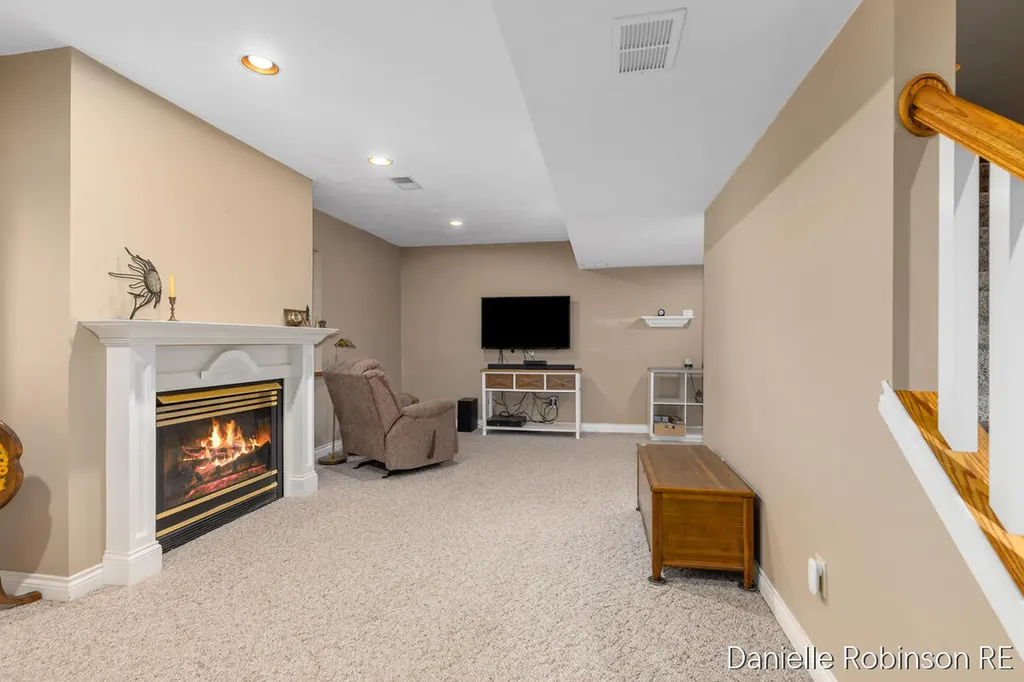4260 Niles Avenue Park Township MI 49424