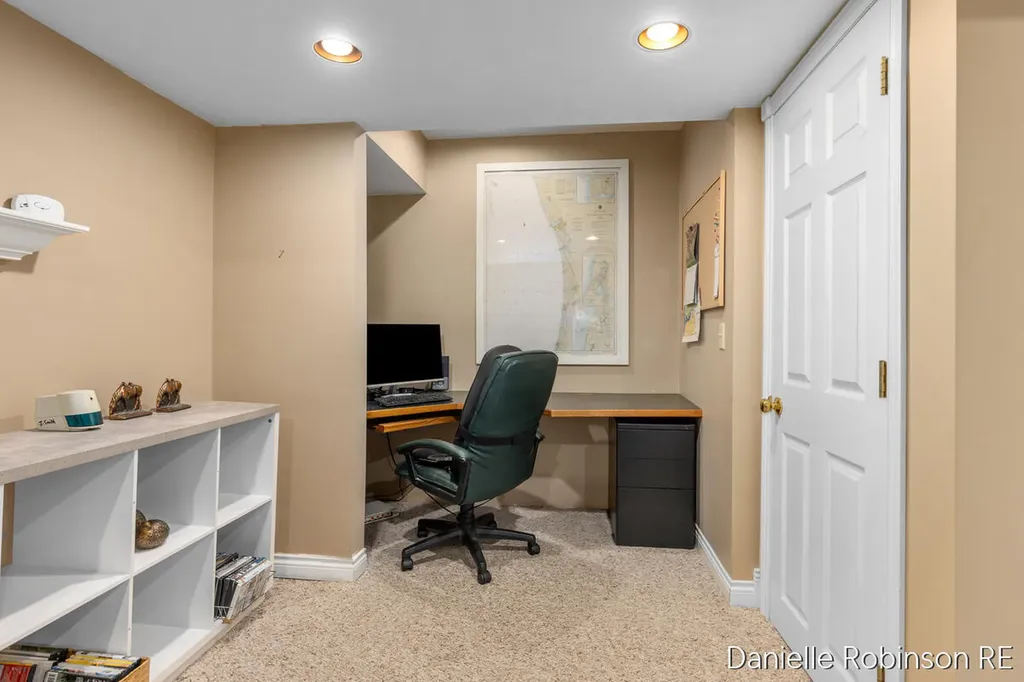 4260 Niles Avenue Park Township MI 49424