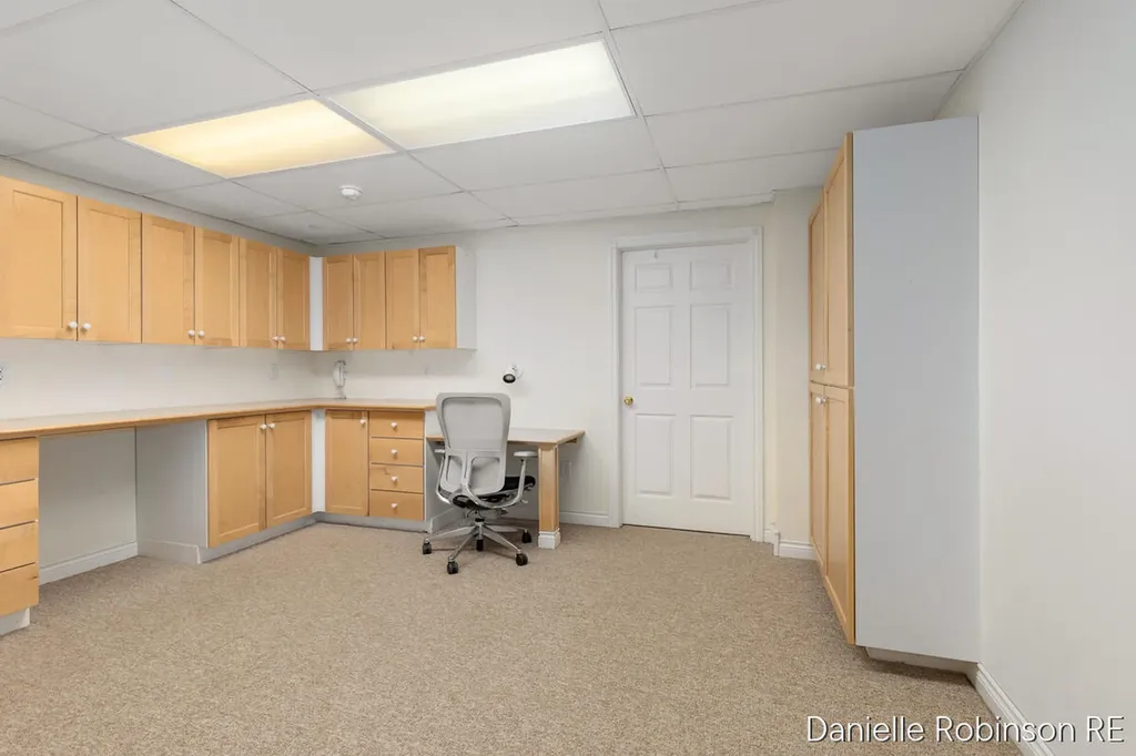 4260 Niles Avenue Park Township MI 49424