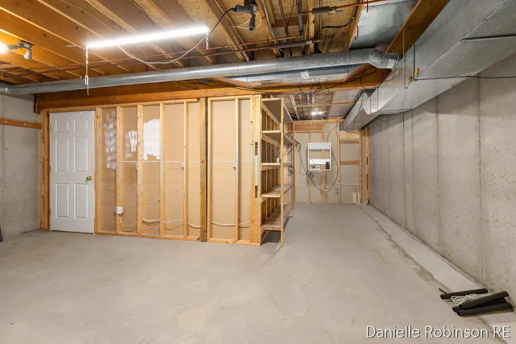 4260 Niles Avenue Park Township MI 49424