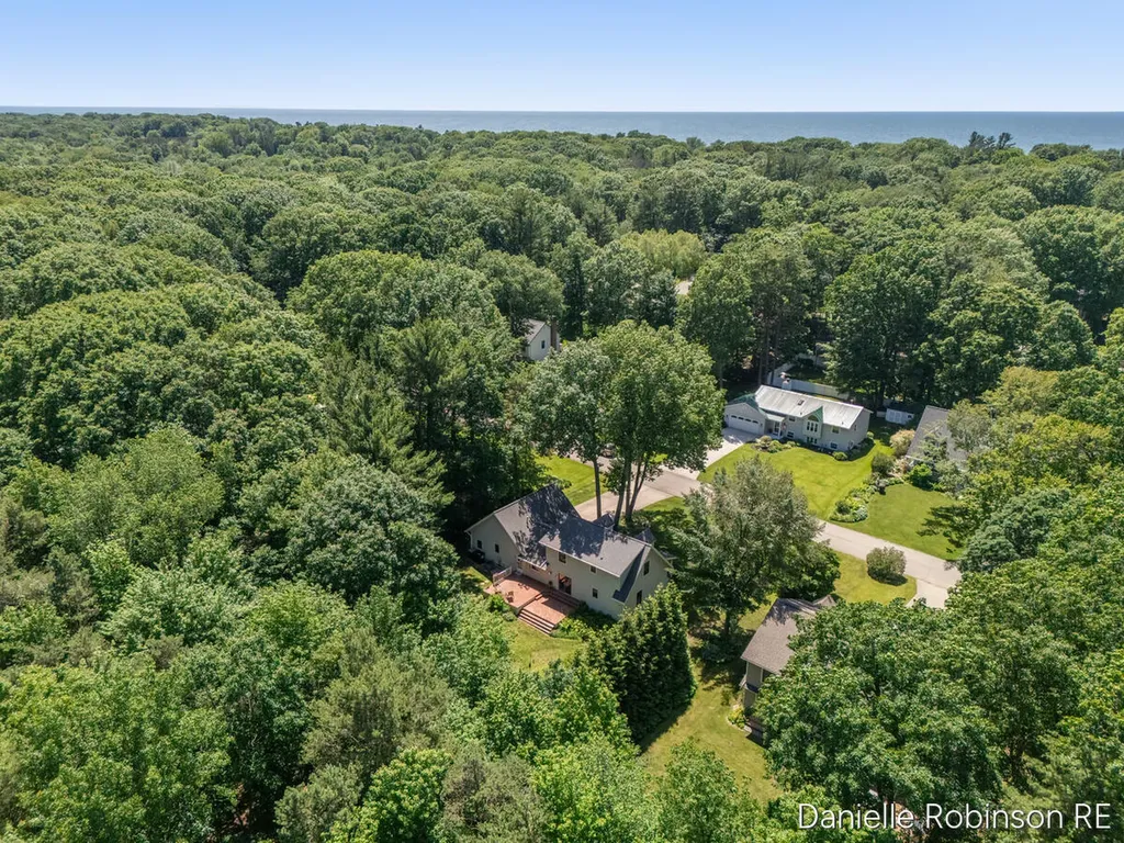 4260 Niles Avenue Park Township MI 49424