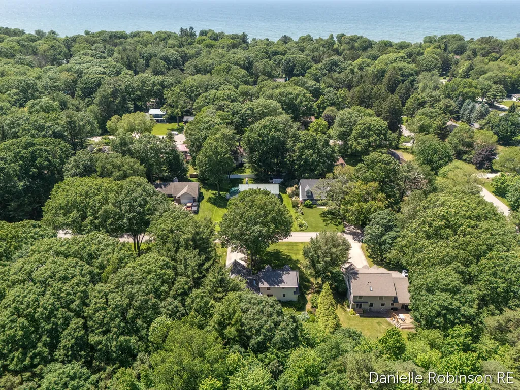4260 Niles Avenue Park Township MI 49424