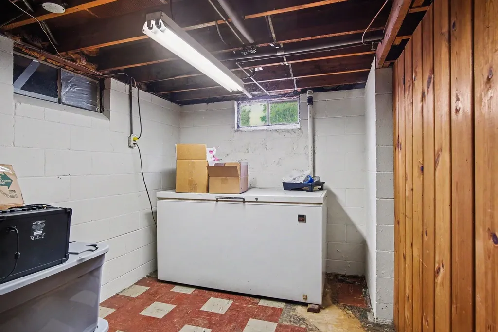 2461 Longstreet Avenue SW Wyoming City MI 49509