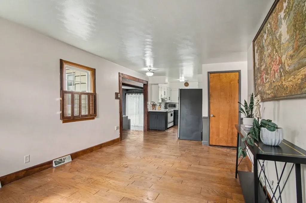 2461 Longstreet Avenue SW Wyoming City MI 49509