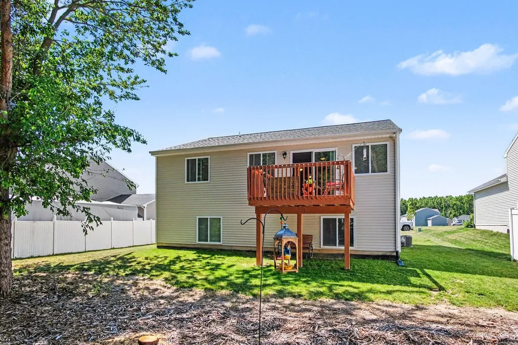 2006 Hillside Drive Montcalm Township MI 48838