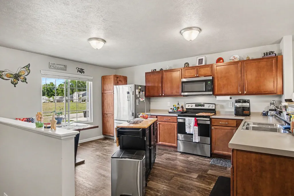 2006 Hillside Drive Montcalm Township MI 48838