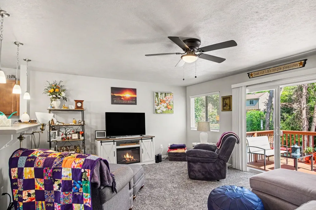 2006 Hillside Drive Montcalm Township MI 48838