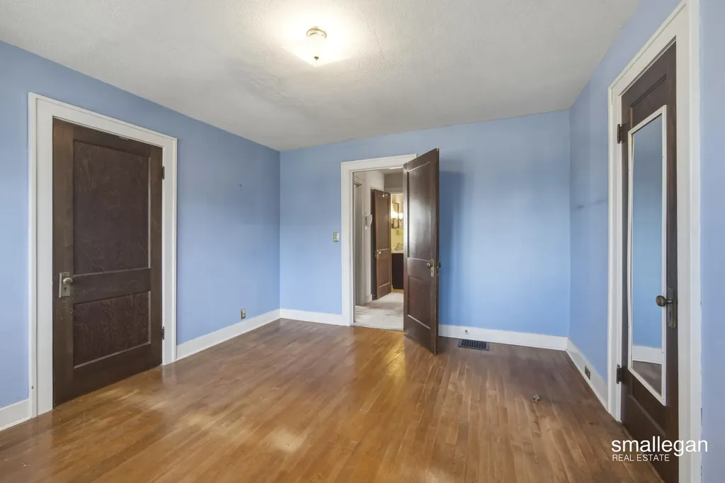 15 Burr Oak Street NW Grand Rapids City MI 49505