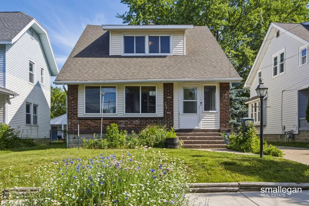 15 Burr Oak Street NW Grand Rapids City MI 49505