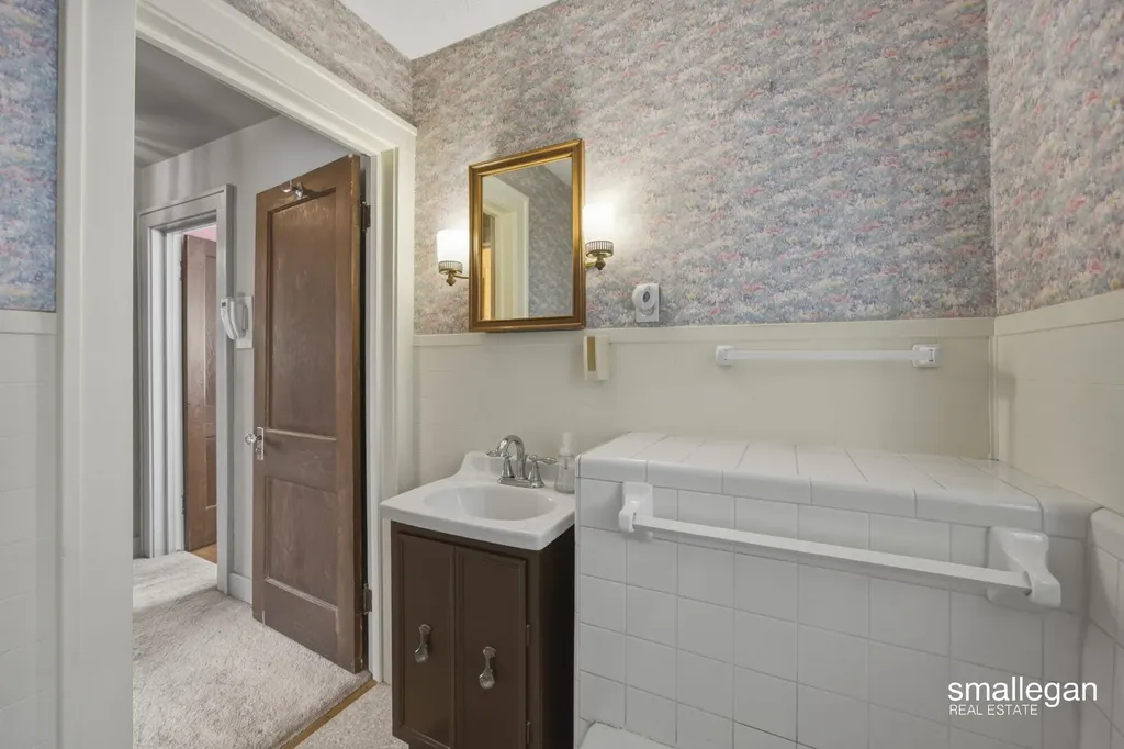 15 Burr Oak Street NW Grand Rapids City MI 49505