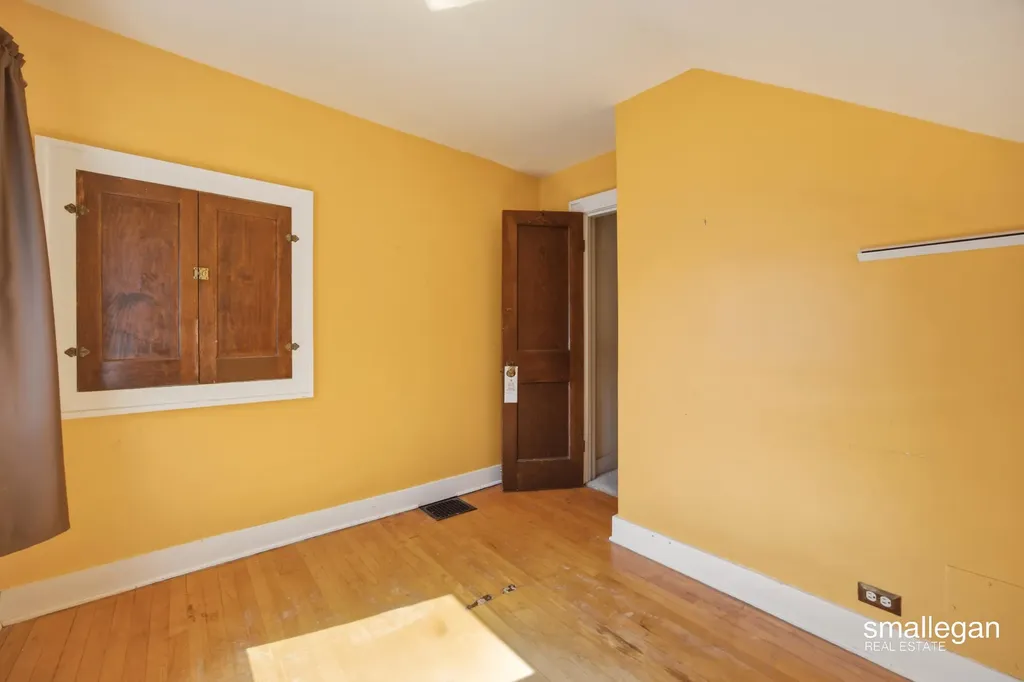15 Burr Oak Street NW Grand Rapids City MI 49505