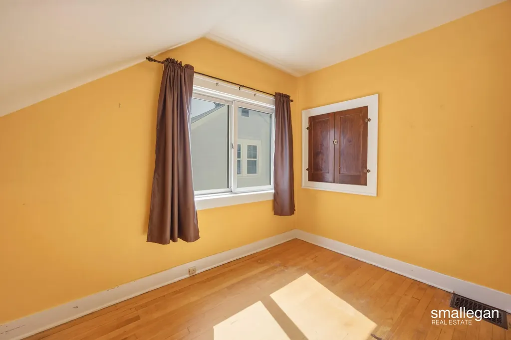 15 Burr Oak Street NW Grand Rapids City MI 49505