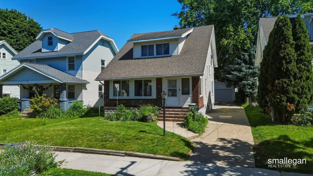 15 Burr Oak Street NW Grand Rapids City MI 49505