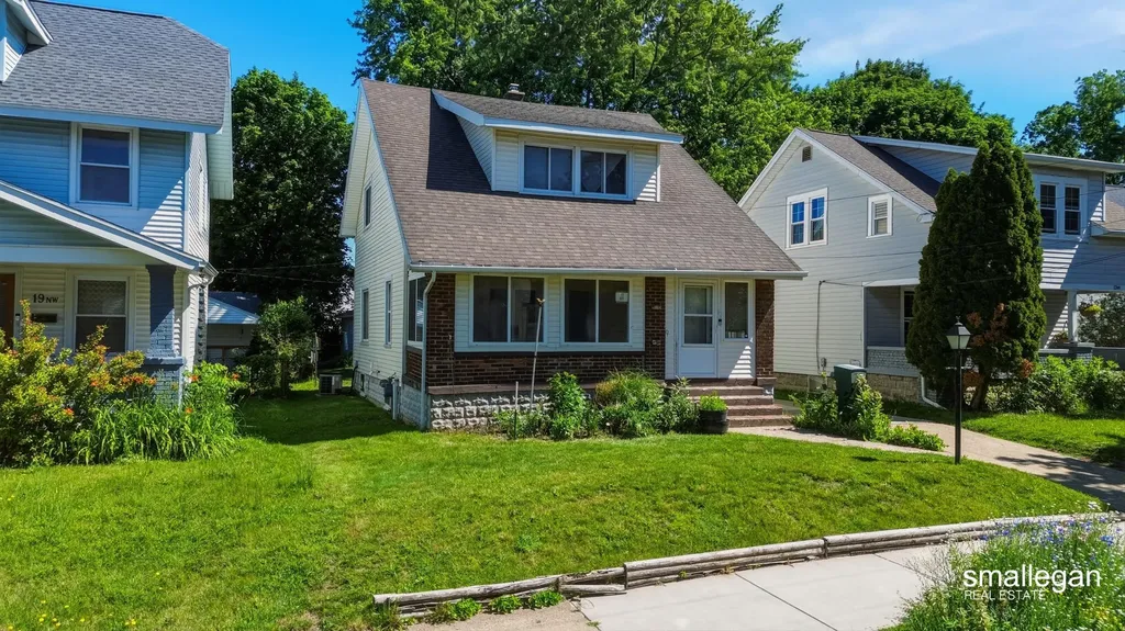 15 Burr Oak Street NW Grand Rapids City MI 49505