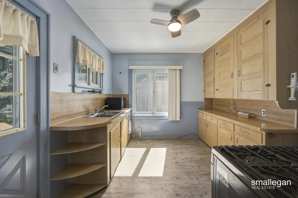 15 Burr Oak Street NW Grand Rapids City MI 49505