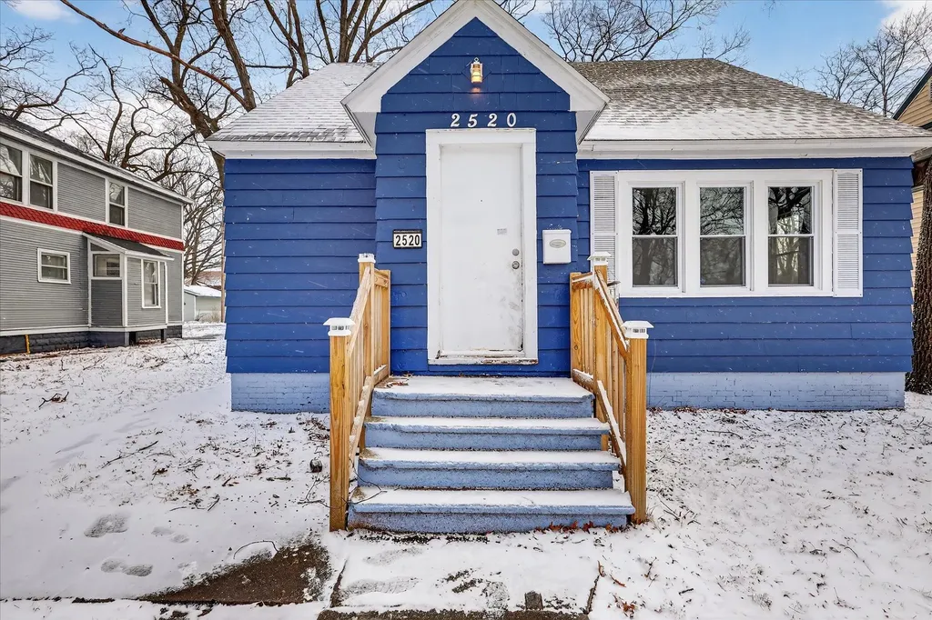 2520 5th Street Muskegon Heights City MI 49444