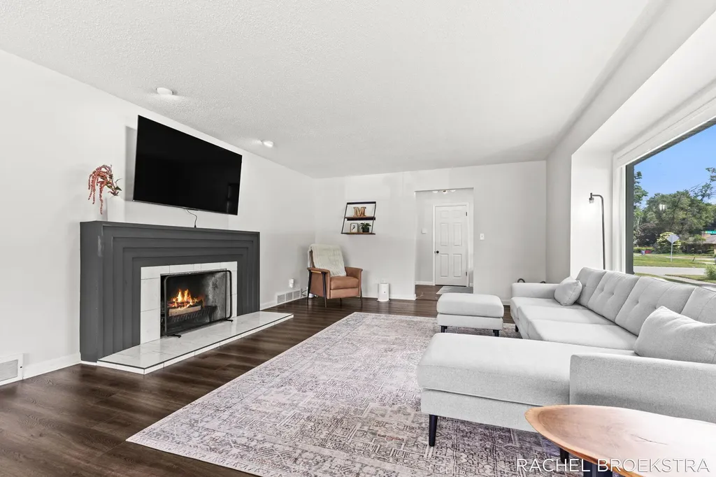 3185 Baker Park Drive SE Grand Rapids City MI 49508