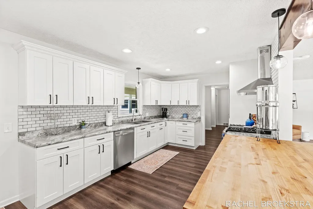3185 Baker Park Drive SE Grand Rapids City MI 49508