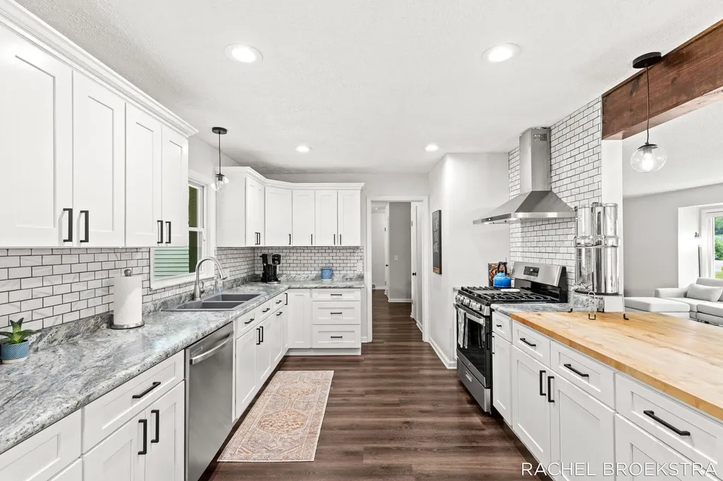 3185 Baker Park Drive SE Grand Rapids City MI 49508