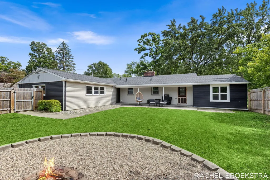 3185 Baker Park Drive SE Grand Rapids City MI 49508