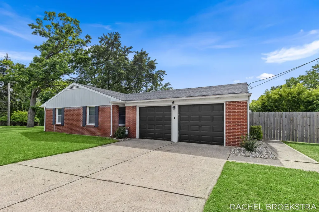 3185 Baker Park Drive SE Grand Rapids City MI 49508