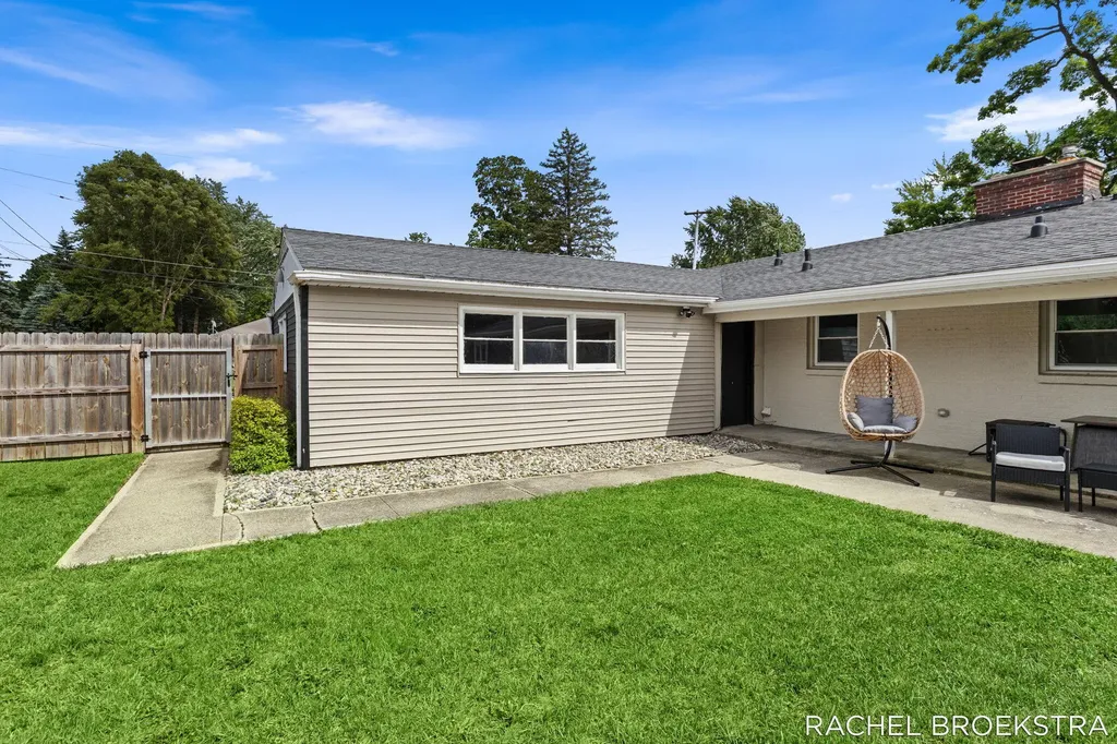 3185 Baker Park Drive SE Grand Rapids City MI 49508