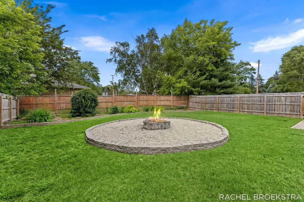 3185 Baker Park Drive SE Grand Rapids City MI 49508