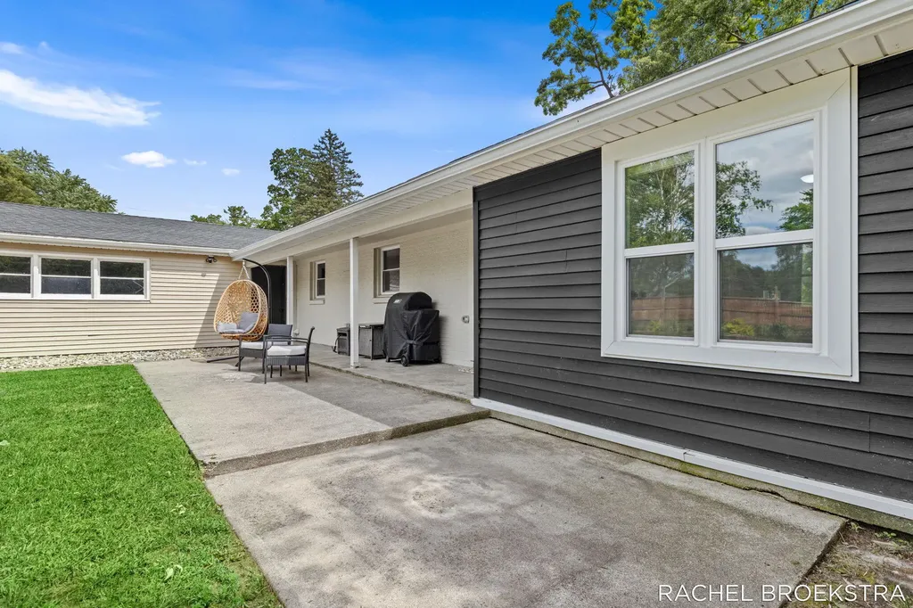 3185 Baker Park Drive SE Grand Rapids City MI 49508