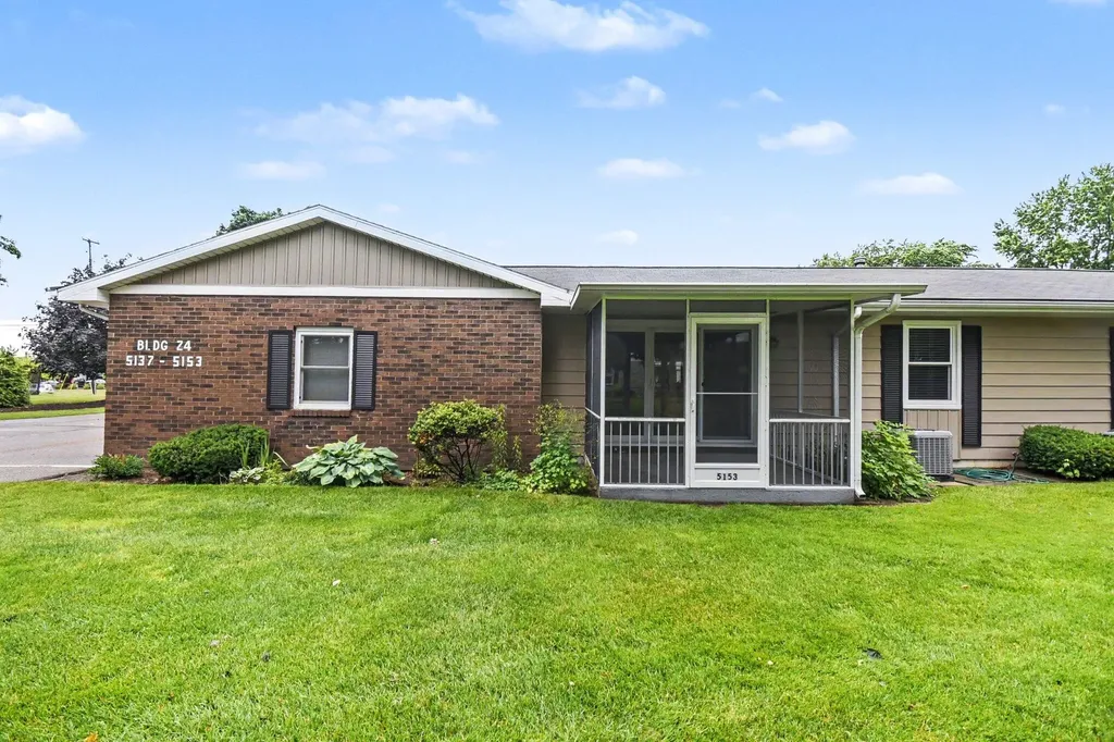 5153 Southglow Court SE Kentwood City MI 49508