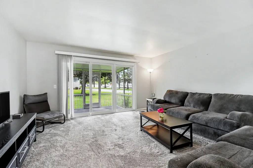 5153 Southglow Court SE Kentwood City MI 49508