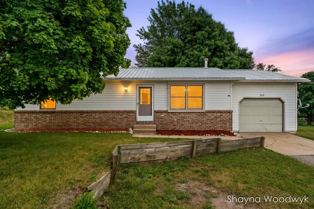 925 N Wilson Street Hastings City MI 49058