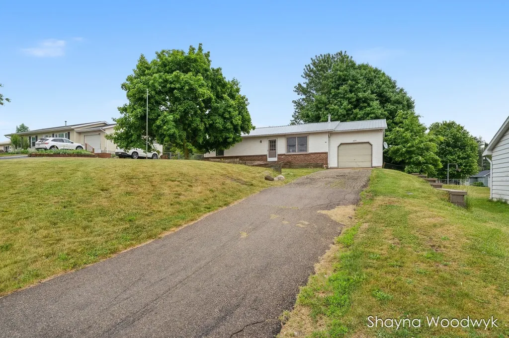 925 N Wilson Street Hastings City MI 49058