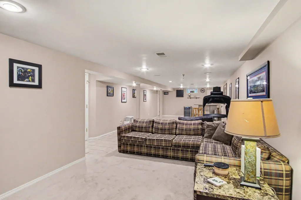 5495 Rockridge Drive NE Plainfield Charter Township MI 49321
