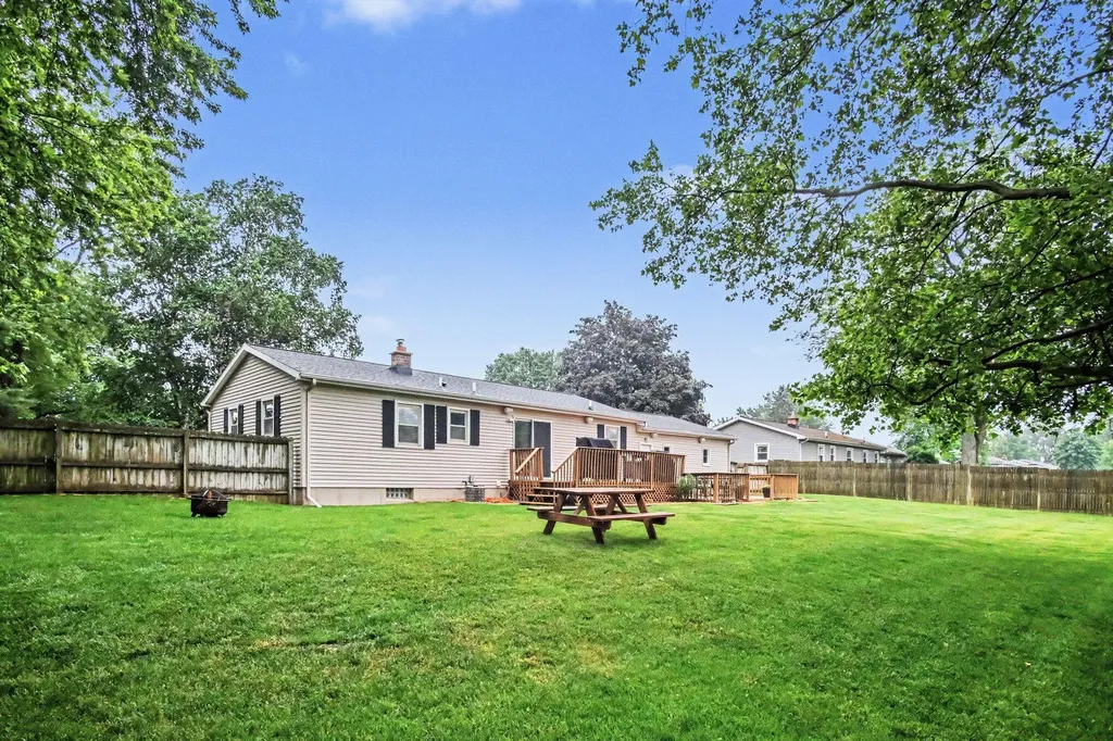 5495 Rockridge Drive NE Plainfield Charter Township MI 49321
