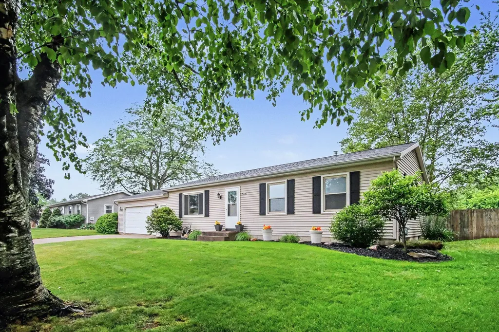 5495 Rockridge Drive NE Plainfield Charter Township MI 49321