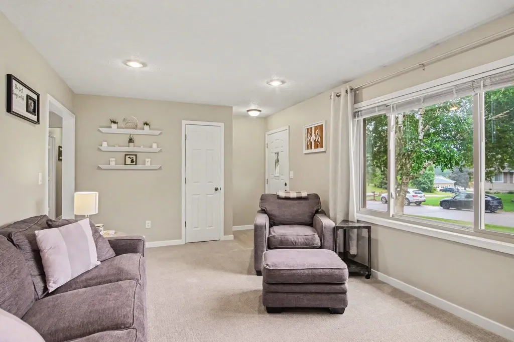 5495 Rockridge Drive NE Plainfield Charter Township MI 49321