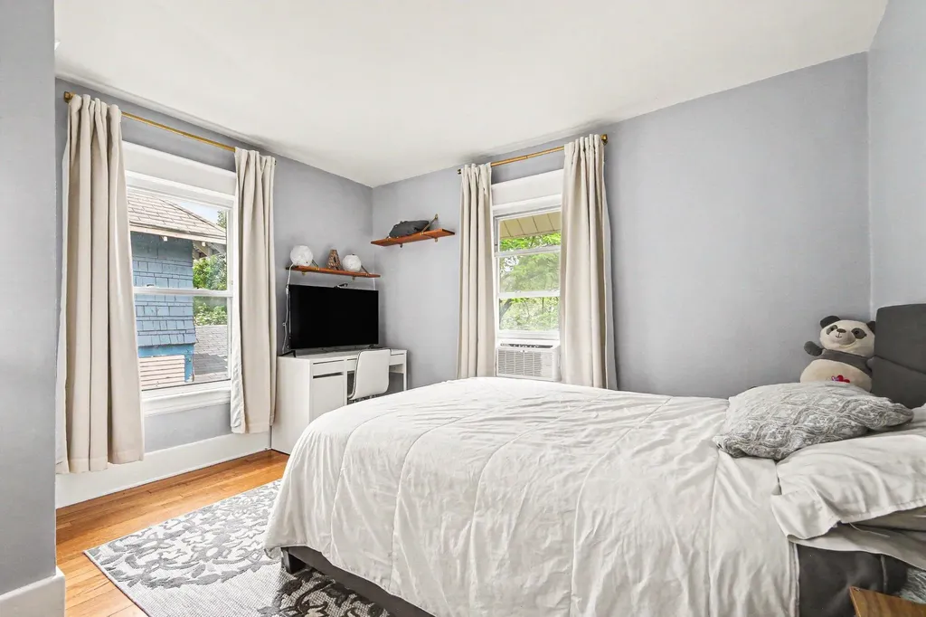 47 Carlton Avenue SE Grand Rapids City MI 49506