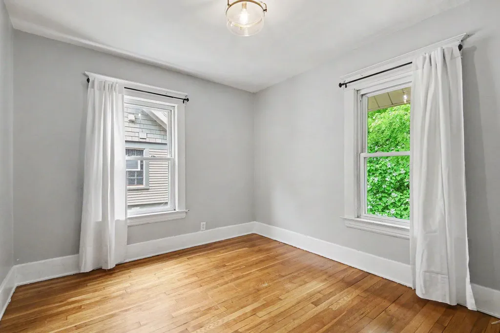 47 Carlton Avenue SE Grand Rapids City MI 49506