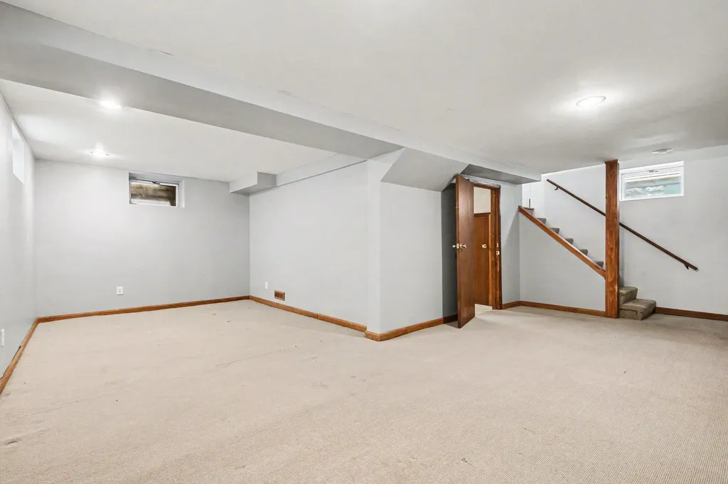 47 Carlton Avenue SE Grand Rapids City MI 49506