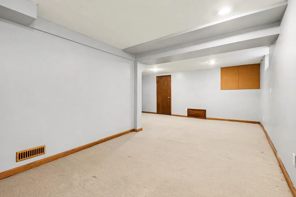 47 Carlton Avenue SE Grand Rapids City MI 49506