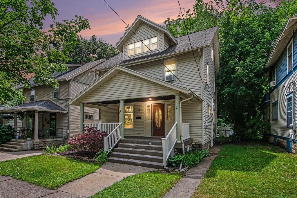 47 Carlton Avenue SE Grand Rapids City MI 49506